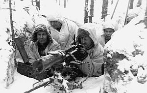 Fińscy żołnierze w strojach maskujących<br/>Źródło: Wikipedia