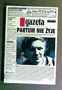 Zbigniew Libera, Mistrzowie, 2004, 15 fotografii.