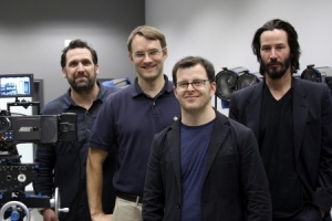 Ekipa filmowa: Chris Cassidy, Justin Szlasa, Chris Kenneally, Keanu Reeves; zdj. Stephan Ukas-Bradley