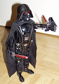 Mało kto wie, że Darth Vader, podobnie jak Dr. Evil, posiadał współpracownika Mini-Me