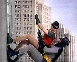 „Bat Climb” w wykonaniu Adama Westa (Batman) i Burta Warda (Robin).