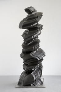 Tony Cragg, Ever After, 2006, wym. 324 × 125 × 115, brąz, fot. Charles Duprat