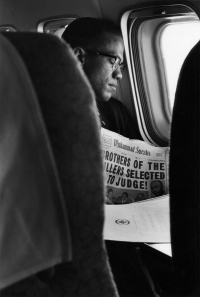 Malcolm X, Phoenix, Arizona, 1963, z reportażu Czarni muzułmanie © dzięki uprzejmości The Gordon Parks Foundation