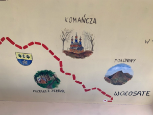 Mural pod sufitem schroniska PTTK na Hali Łabowskiej – początek/koniec szlaku GSB w Wołosatem
