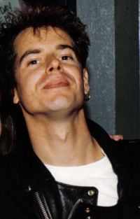 Paul Hester of Crowded House, outside Wolfgang's (nightclub) in San Francisco, California<br/>Nancy J Price (Andwhatsnext) - Own work; first posted at andwhatsnext.com
