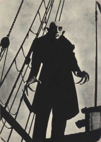 Jak wykazały badania, Orlok był nieślubnym ojcem Edwarda Nożycorękiego. (Nosferatu)