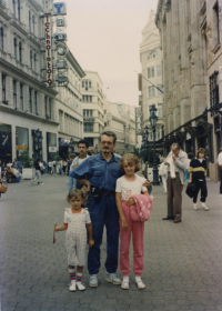 Bogusław Polch z córkami - Budapeszt