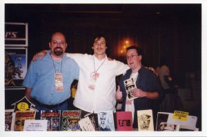Od lewej: Bob Corby z Back Porch Comic, współorganizator SPACE; Matt Dembicki; Rafer Roberts, wydawca 'Plastic farm'...