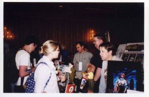 Z prawej: Jim Coon ('Dead End', 'Detached'); obok Brent Erwin, współwydawca APE Entertainment i moderator strony Smallpresscomics.com; w głębi: Terry Flippo, twórca 'Axel and Alex'.