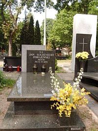 Grób Jana Soldenhoffa-Zdrojewskiego na cmentarzu komunalnym na Dołach w Łodzi</br>Fot. Wikipedia