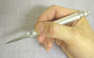 Nóż do rzeźbienia w owocach</br>Fot. http://takashi64.hp.infoseek.co.jp