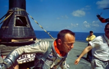 Alan Shepard po szczęśliwym wodowaniu